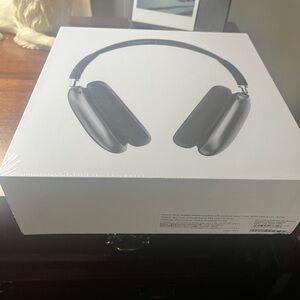 Apple Over-Ear Headphones - Black